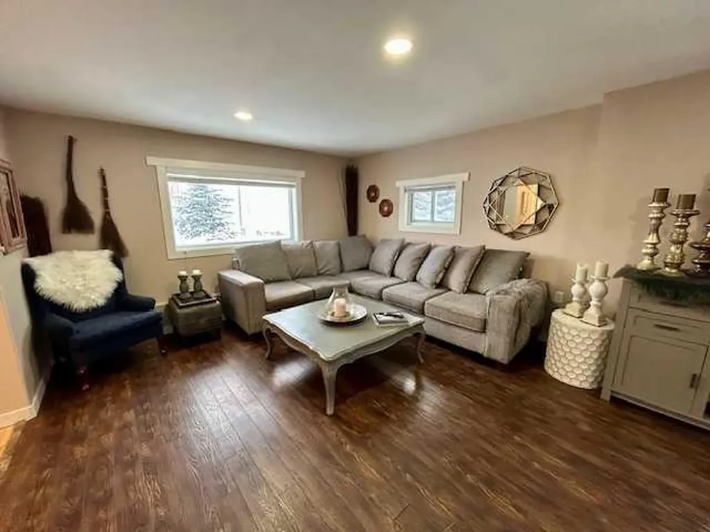 5008 54th Avenue Bashaw AB T0B 0H0