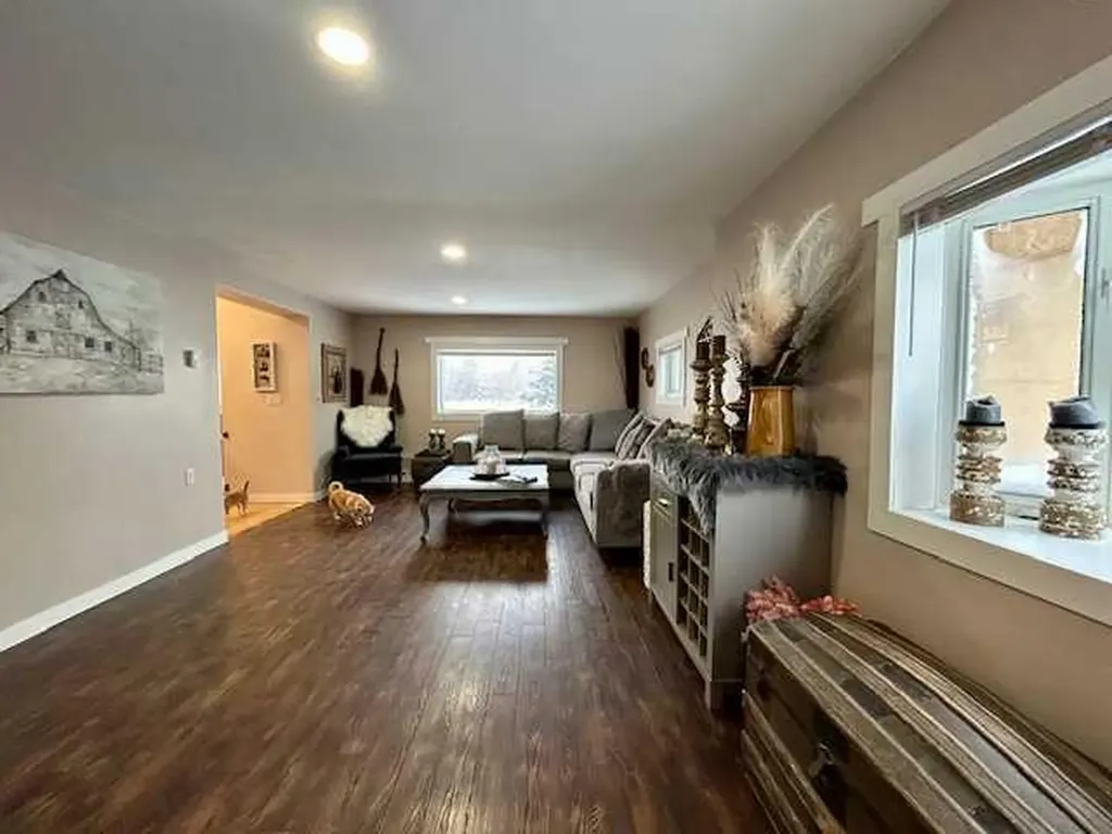 5008 54th Avenue Bashaw AB T0B 0H0