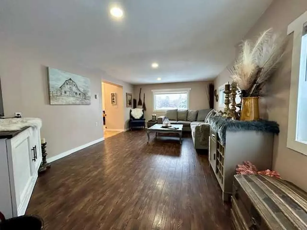 5008 54th Avenue Bashaw AB T0B 0H0