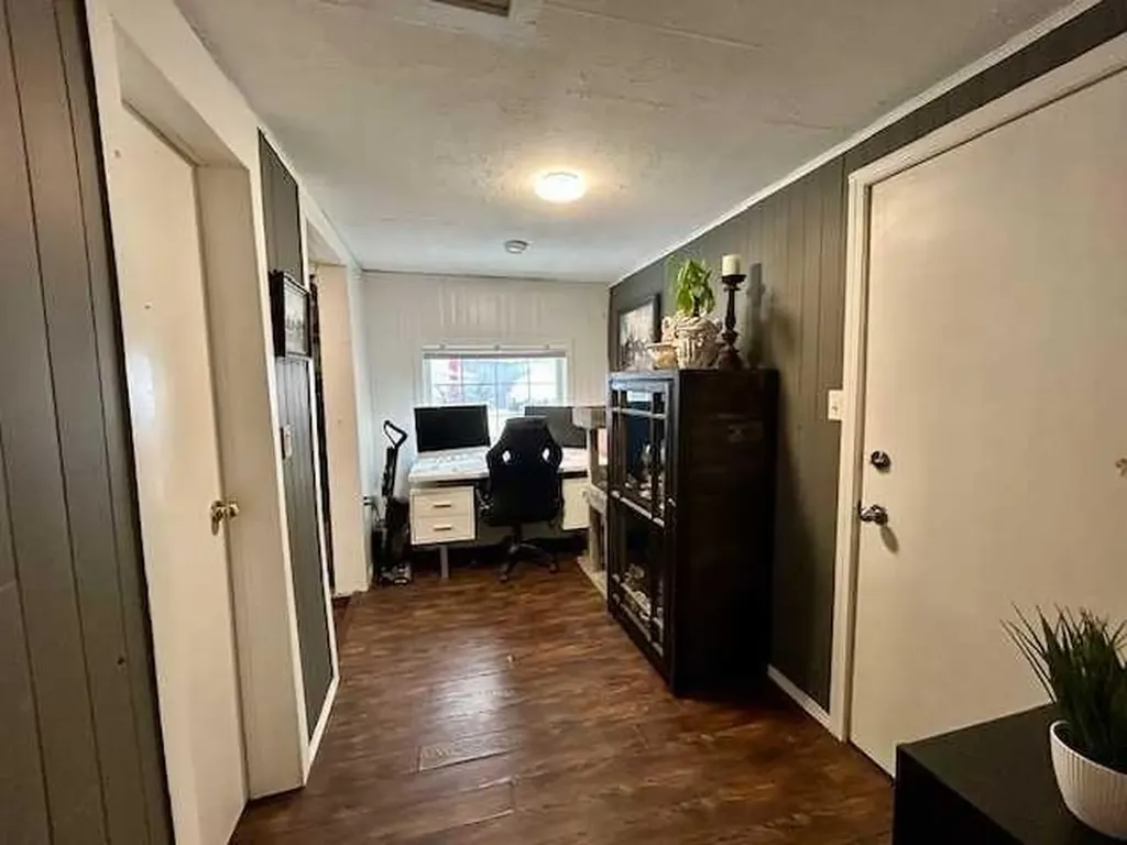 5008 54th Avenue Bashaw AB T0B 0H0