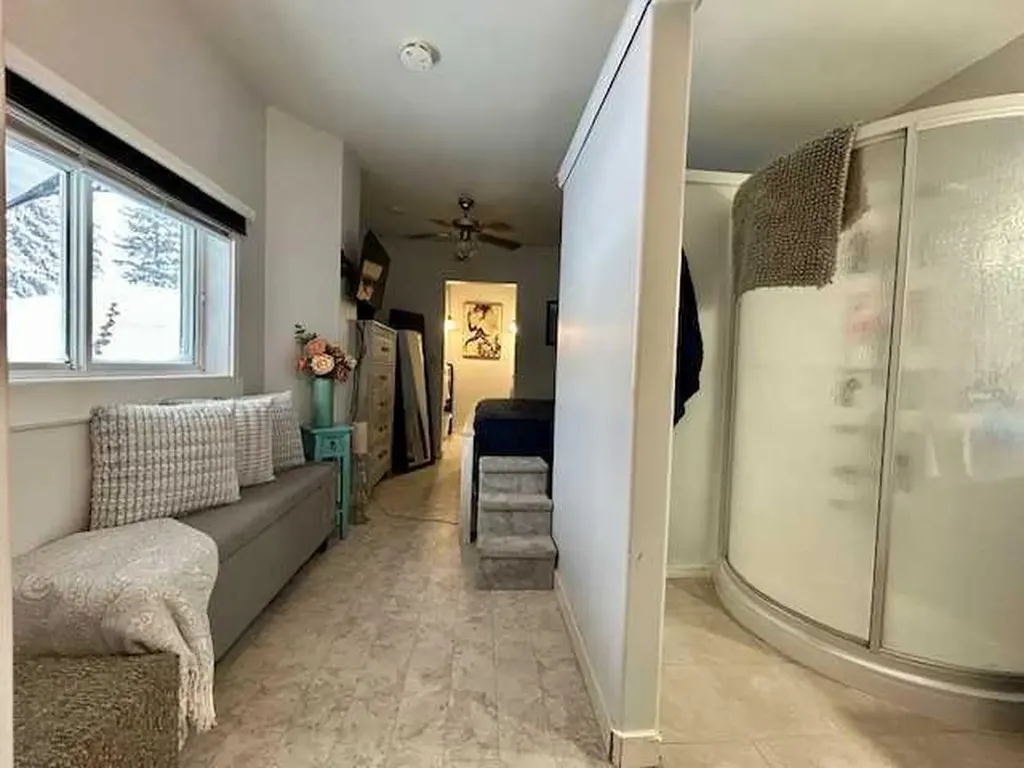 5008 54th Avenue Bashaw AB T0B 0H0