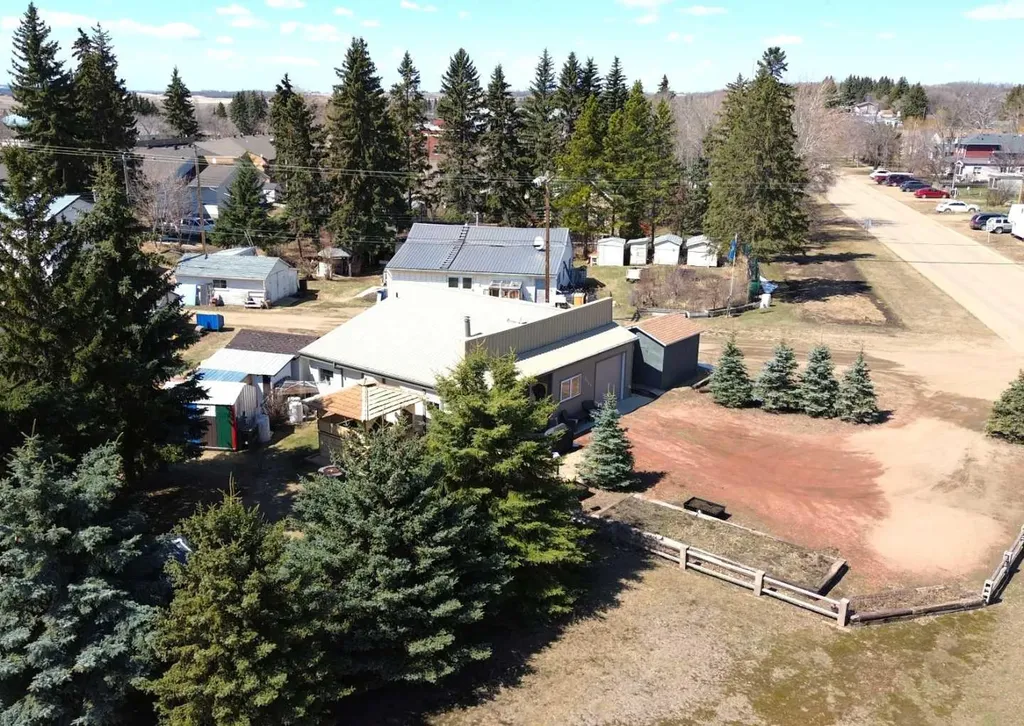 5008 54th Avenue Bashaw AB T0B 0H0