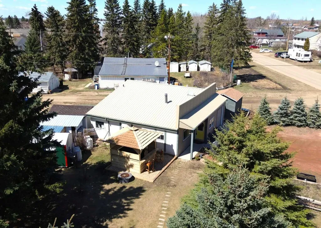 5008 54th Avenue Bashaw AB T0B 0H0