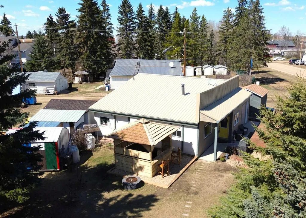 5008 54th Avenue Bashaw AB T0B 0H0