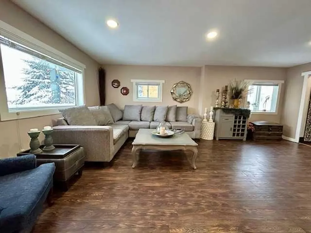 5008 54th Avenue Bashaw AB T0B 0H0