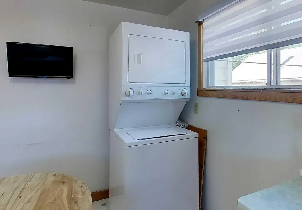 4827 5 Avenue Edson AB T7E 1N8