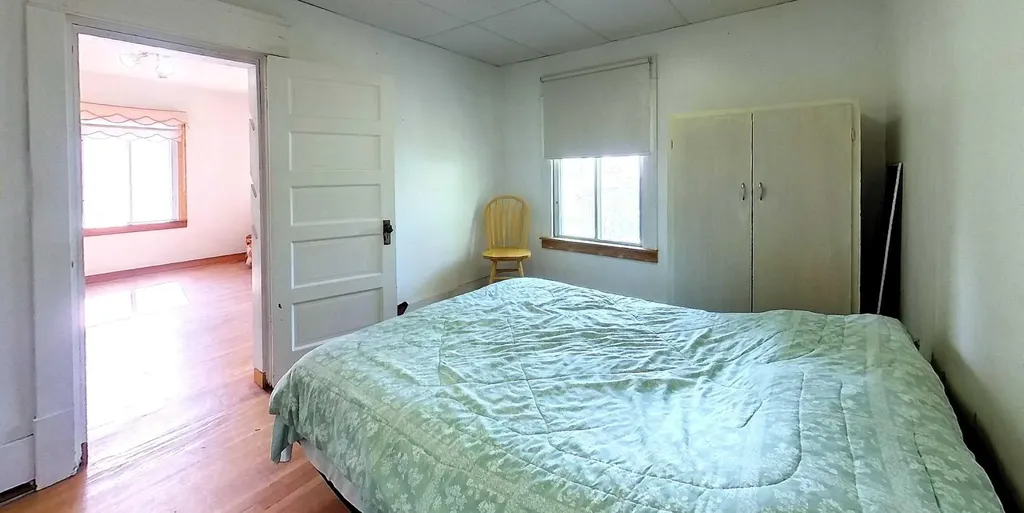 4827 5 Avenue Edson AB T7E 1N8