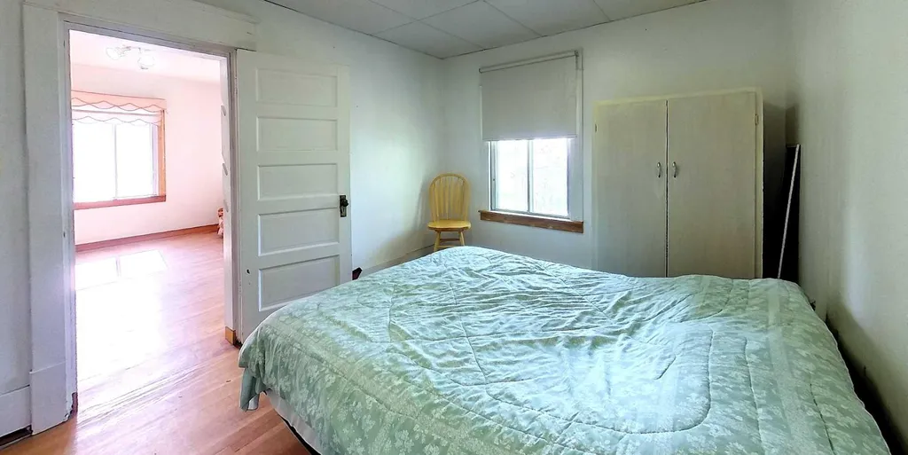 4827 5 Avenue Edson AB T7E 1N8
