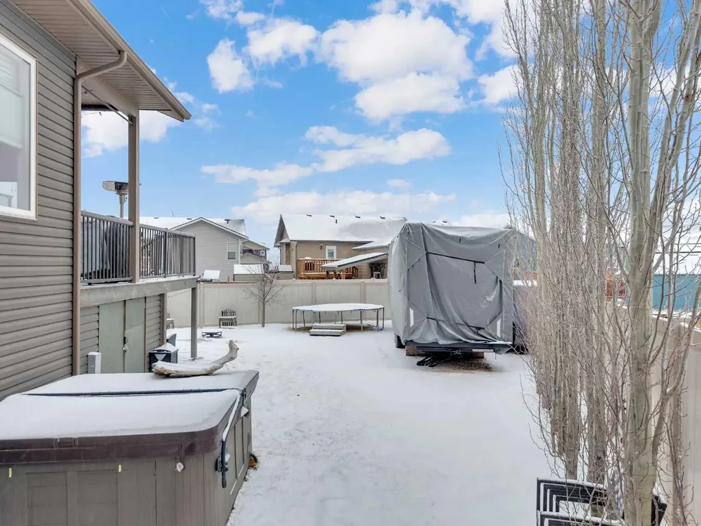 94 Mackenzie Crescent Lacombe AB T4L 0B2