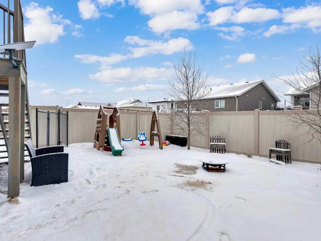 94 Mackenzie Crescent Lacombe AB T4L 0B2