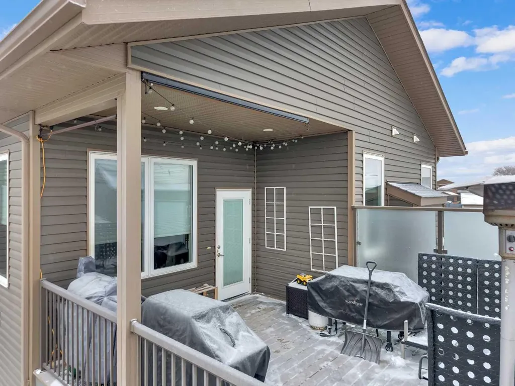 94 Mackenzie Crescent Lacombe AB T4L 0B2