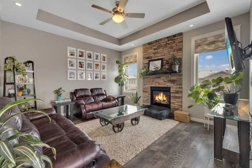 94 Mackenzie Crescent Lacombe AB T4L 0B2