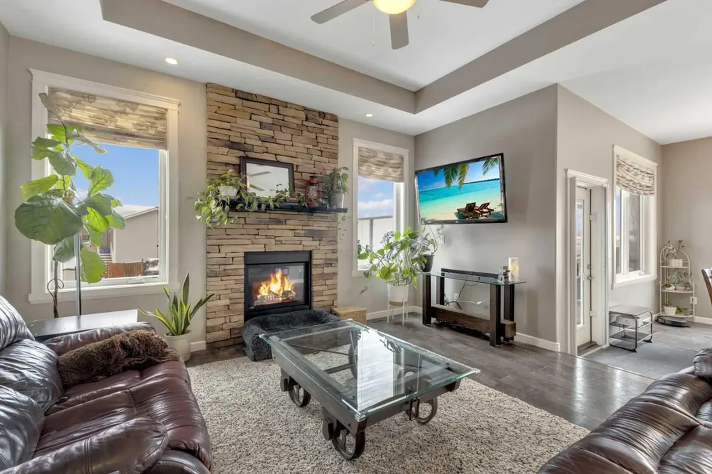 94 Mackenzie Crescent Lacombe AB T4L 0B2