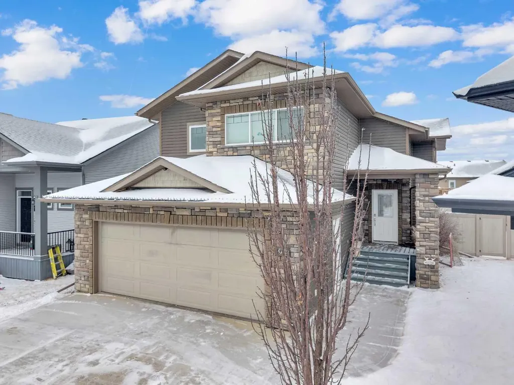 94 Mackenzie Crescent Lacombe AB T4L 0B2