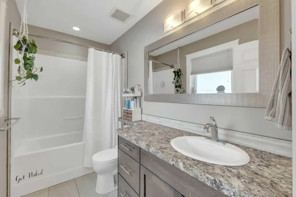 94 Mackenzie Crescent Lacombe AB T4L 0B2