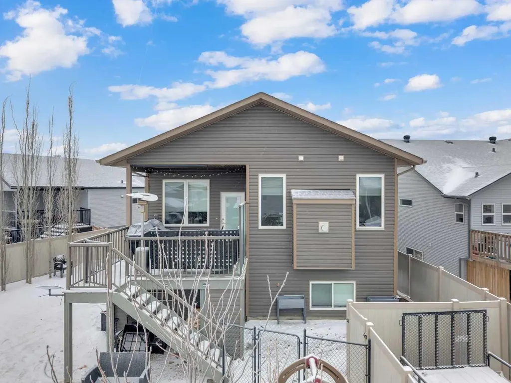 94 Mackenzie Crescent Lacombe AB T4L 0B2