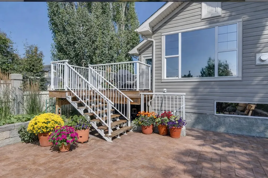 701 Cimarron Close Okotoks AB T1S1X3