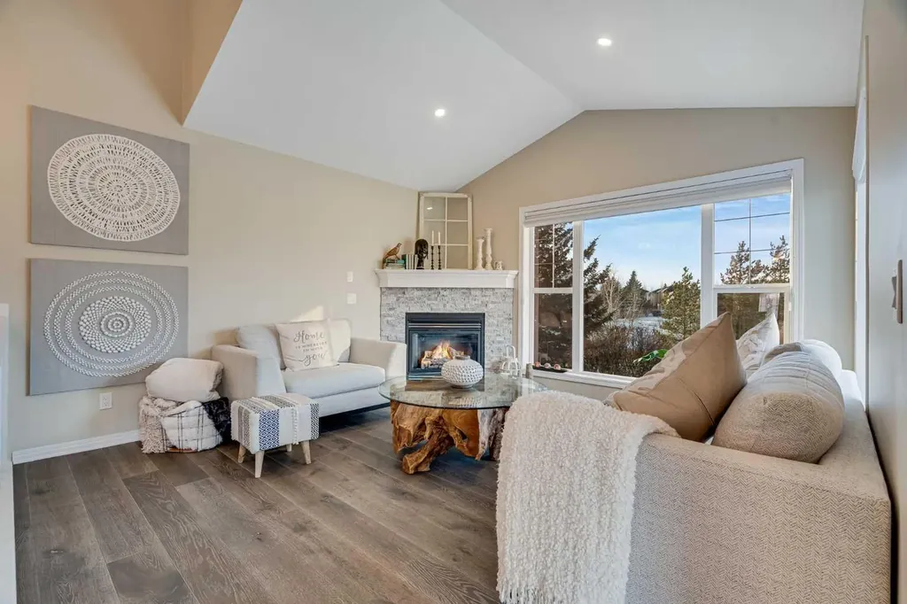 701 Cimarron Close Okotoks AB T1S1X3