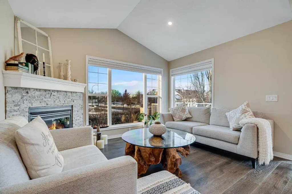 701 Cimarron Close Okotoks AB T1S1X3
