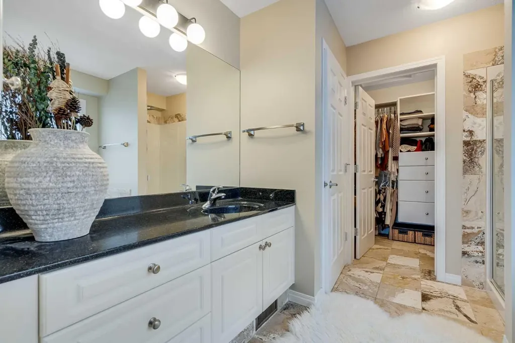701 Cimarron Close Okotoks AB T1S1X3