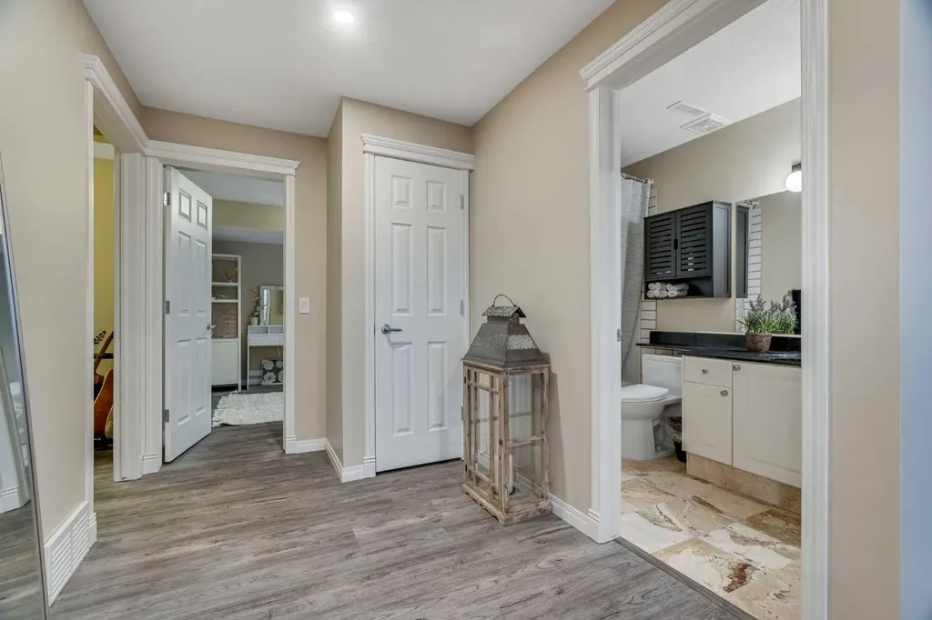 701 Cimarron Close Okotoks AB T1S1X3