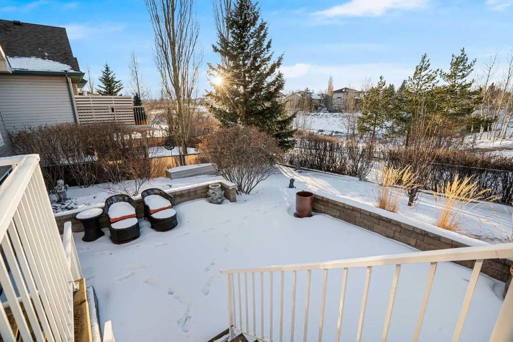 701 Cimarron Close Okotoks AB T1S1X3