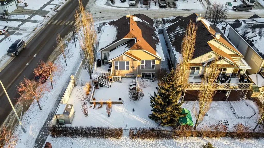 701 Cimarron Close Okotoks AB T1S1X3