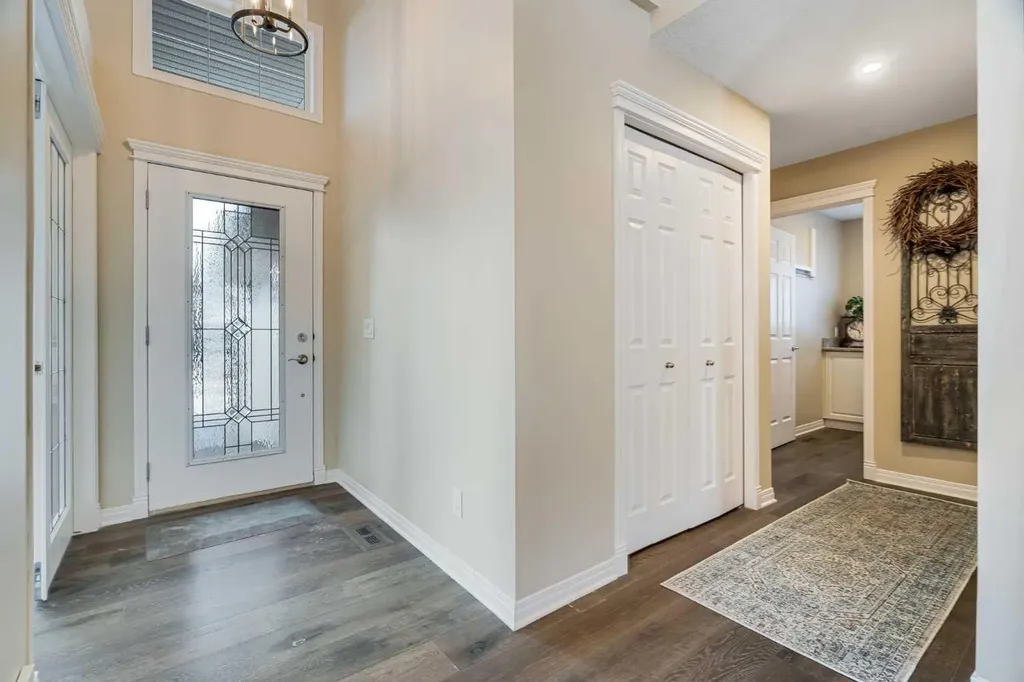 701 Cimarron Close Okotoks AB T1S1X3
