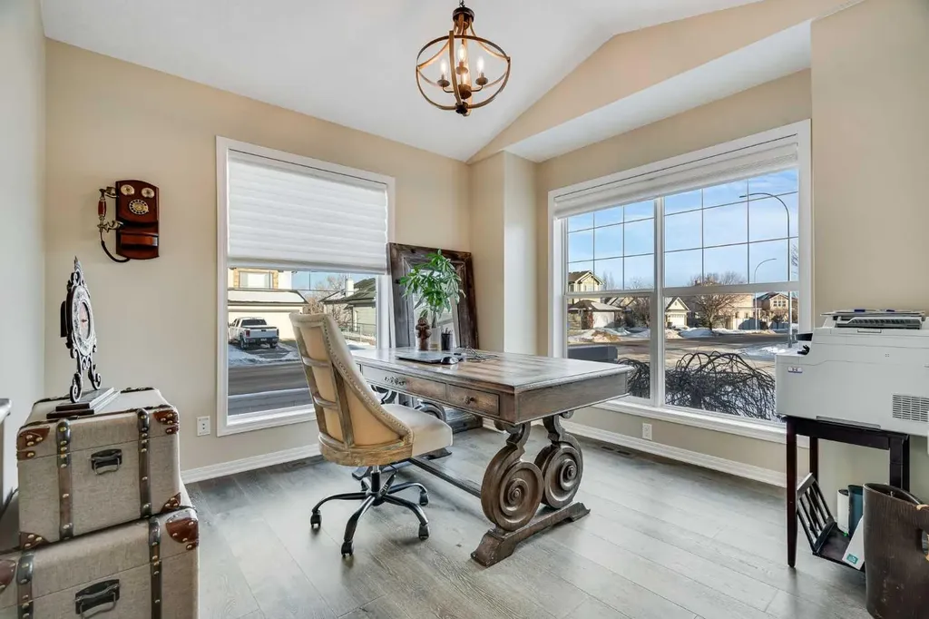701 Cimarron Close Okotoks AB T1S1X3