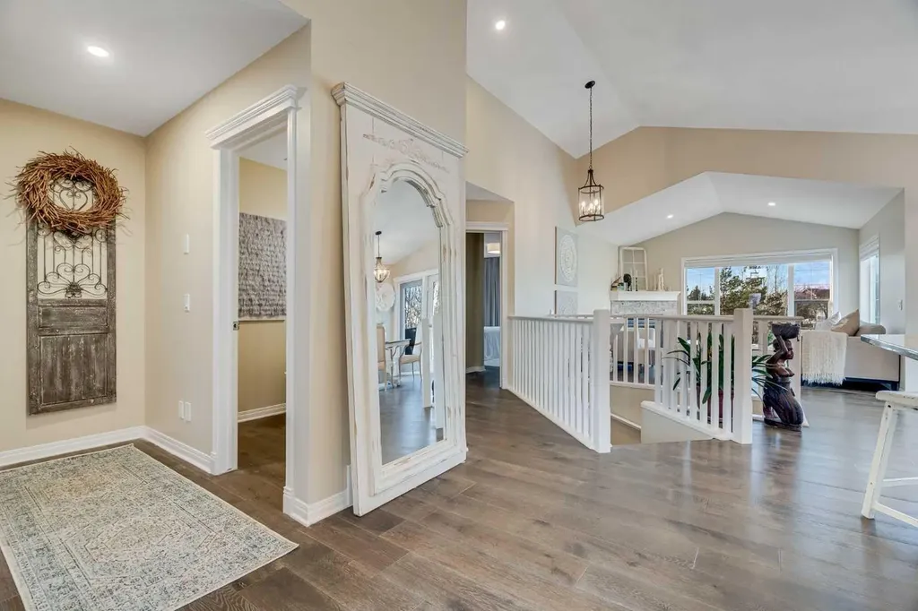 701 Cimarron Close Okotoks AB T1S1X3