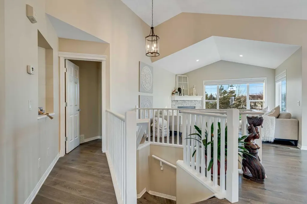 701 Cimarron Close Okotoks AB T1S1X3