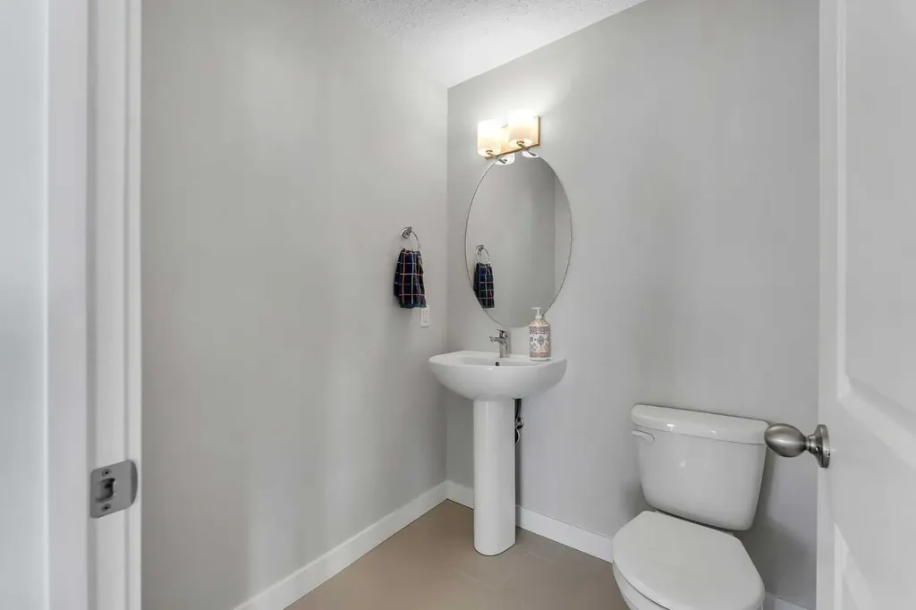 342 Canals SW Airdrie AB T4B 4L3