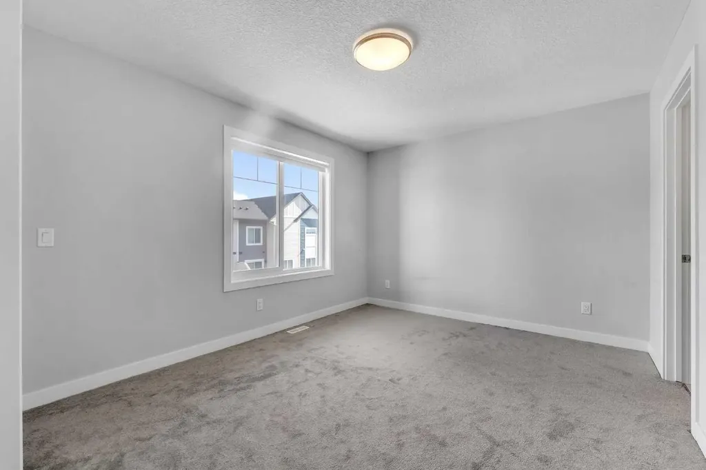 342 Canals SW Airdrie AB T4B 4L3