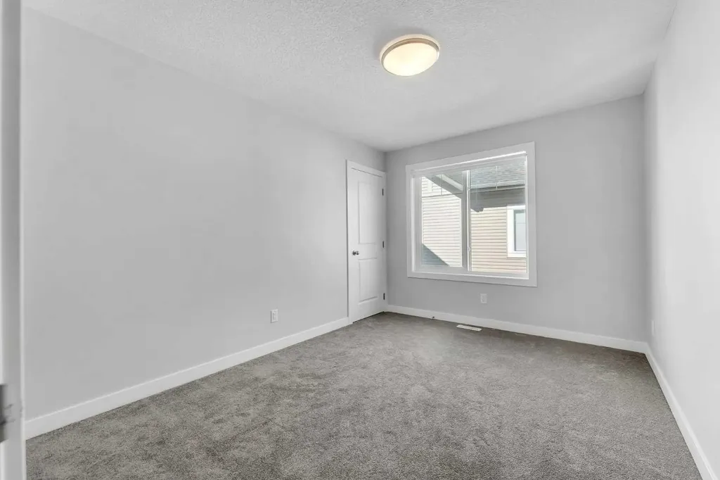 342 Canals SW Airdrie AB T4B 4L3