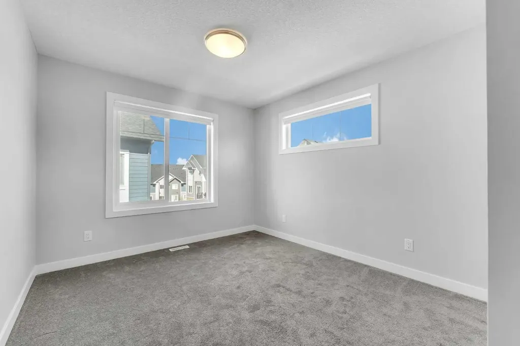 342 Canals SW Airdrie AB T4B 4L3