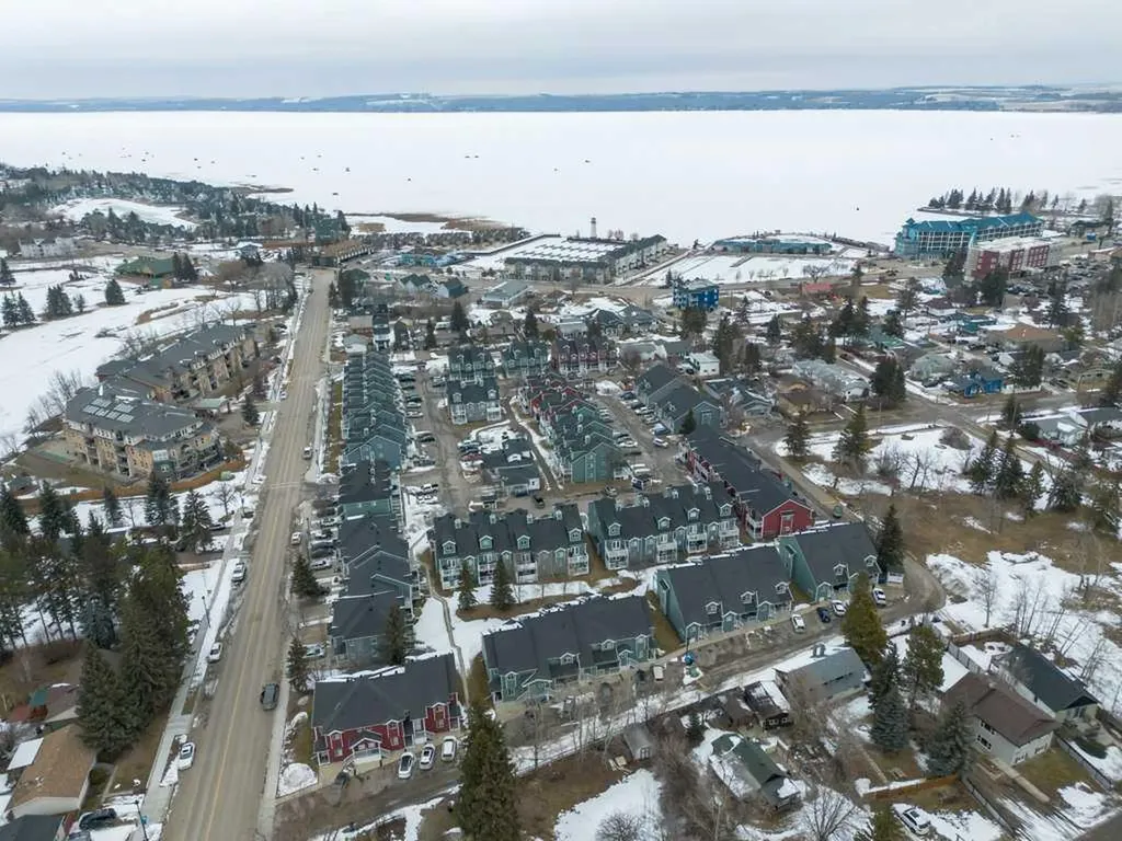 5220 50a Avenue Sylvan Lake AB T4S 1E5