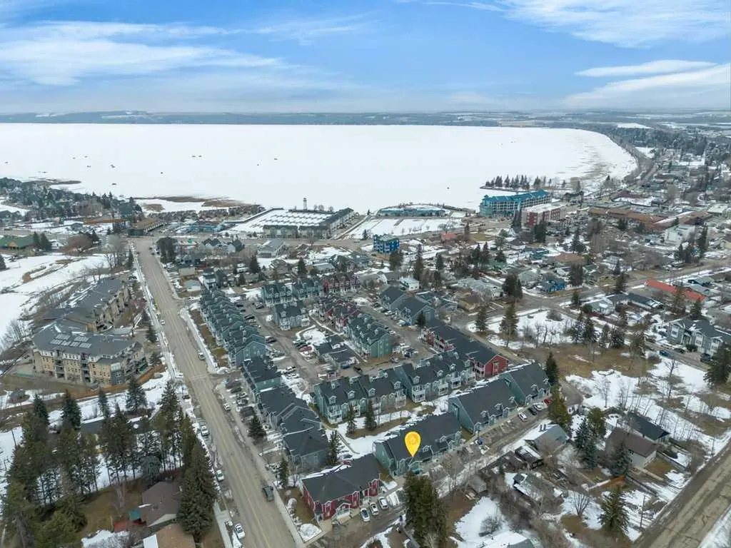 5220 50a Avenue Sylvan Lake AB T4S 1E5