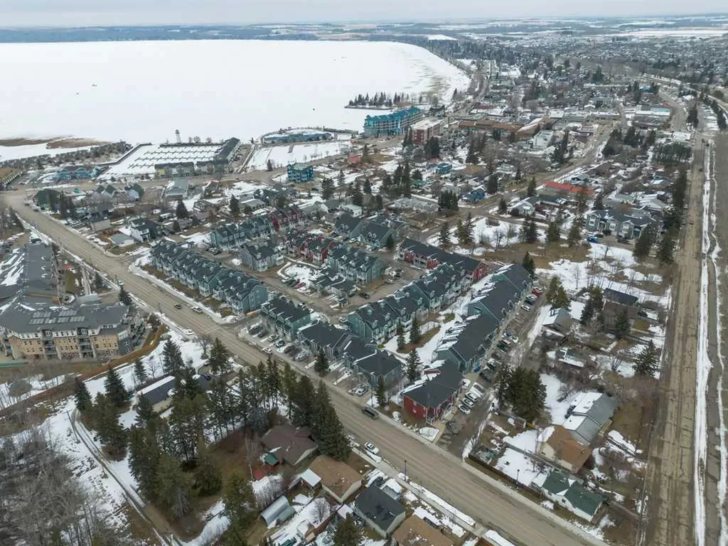 5220 50a Avenue Sylvan Lake AB T4S 1E5