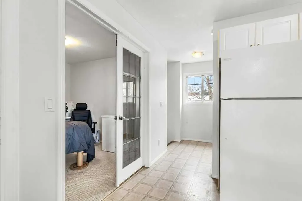 5220 50a Avenue Sylvan Lake AB T4S 1E5
