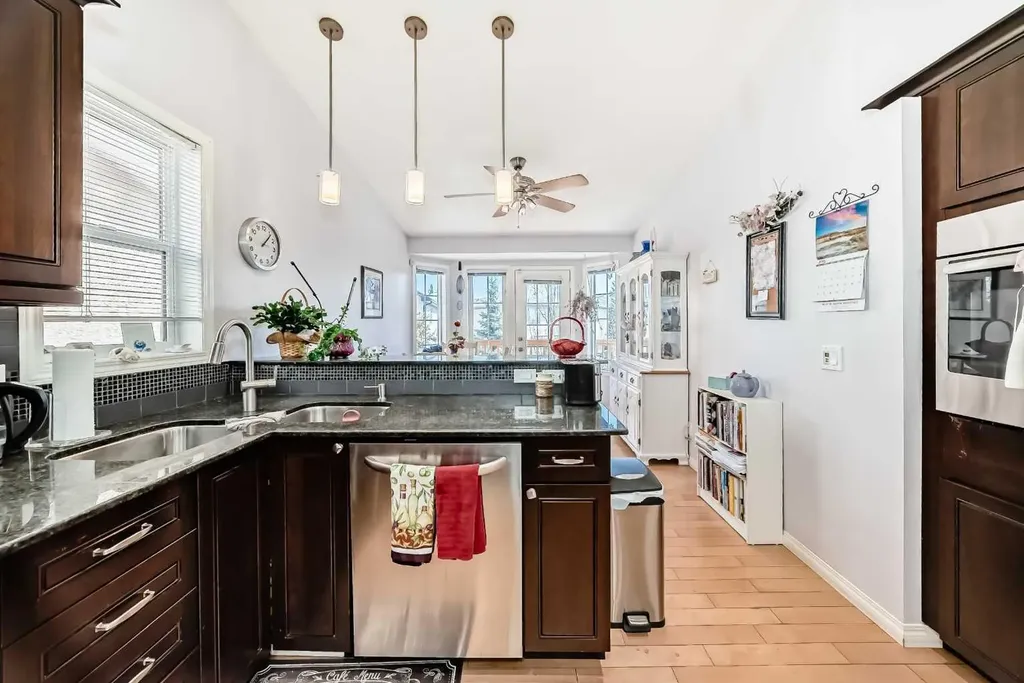 337 Harvest Lake Green NE Calgary AB T3K4R1