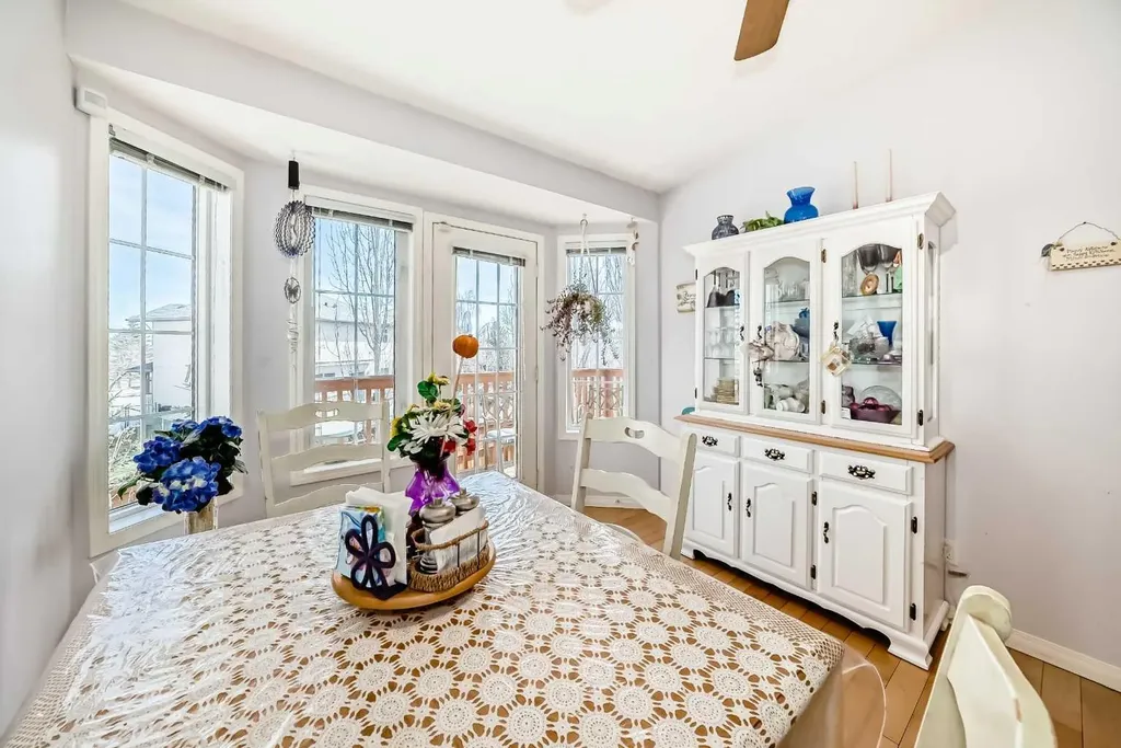 337 Harvest Lake Green NE Calgary AB T3K4R1