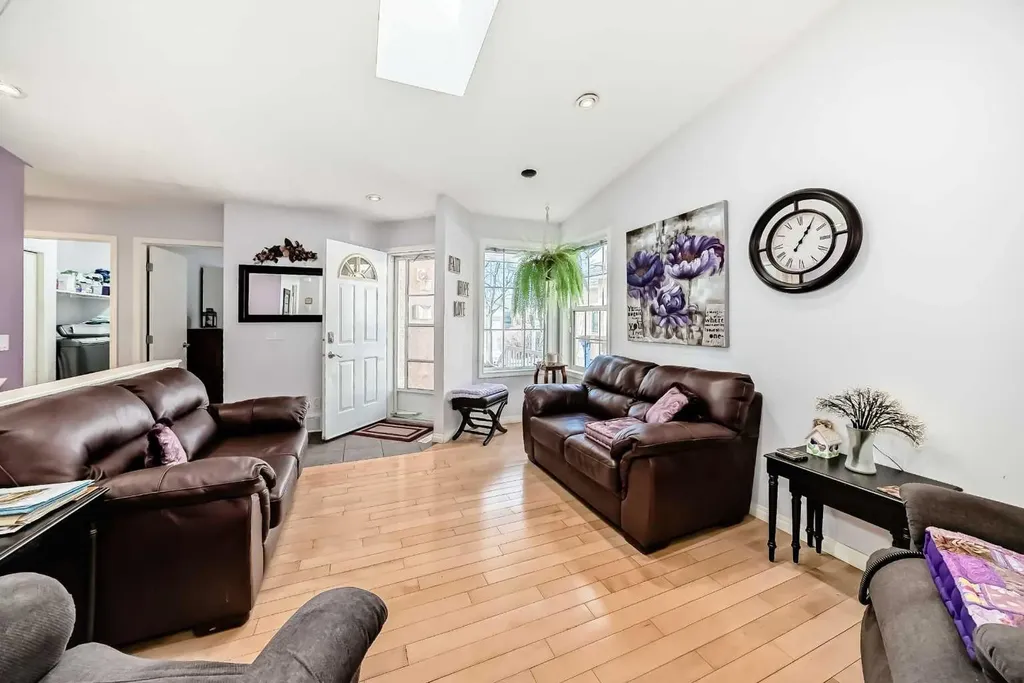 337 Harvest Lake Green NE Calgary AB T3K4R1