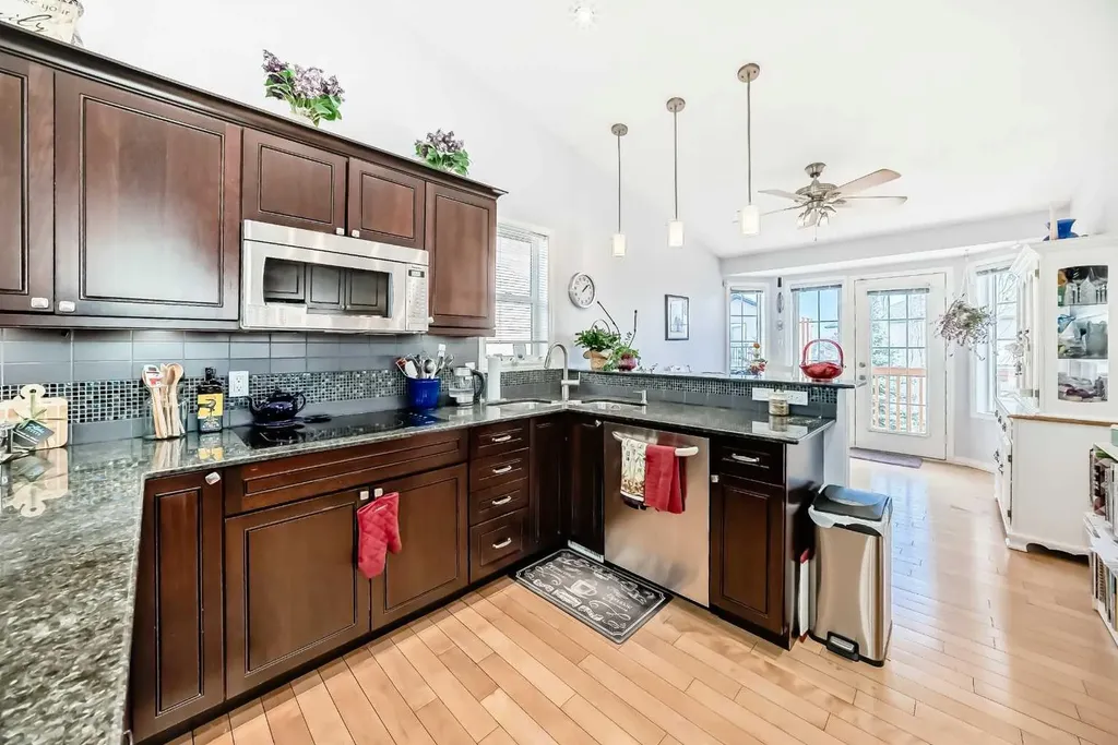 337 Harvest Lake Green NE Calgary AB T3K4R1