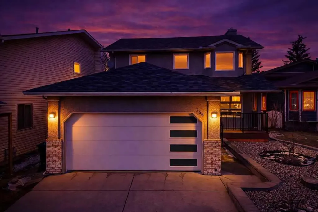 256 Riverside Mews SE Calgary AB T2C 3Y8