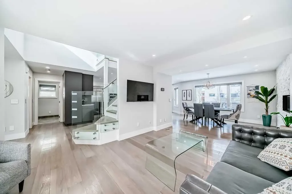 256 Riverside Mews SE Calgary AB T2C 3Y8