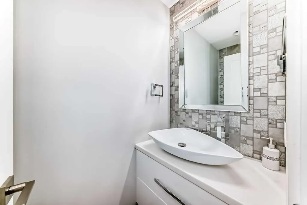 256 Riverside Mews SE Calgary AB T2C 3Y8