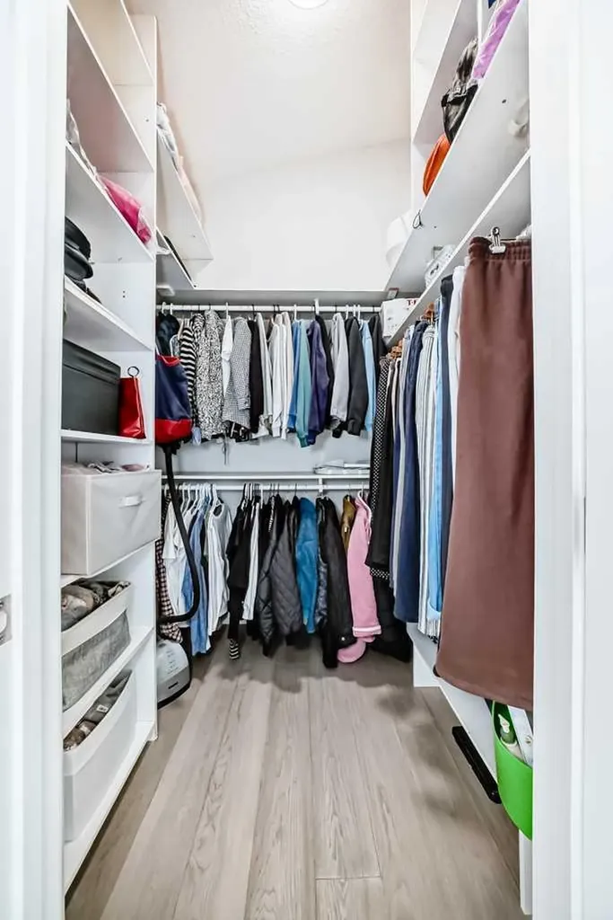 256 Riverside Mews SE Calgary AB T2C 3Y8