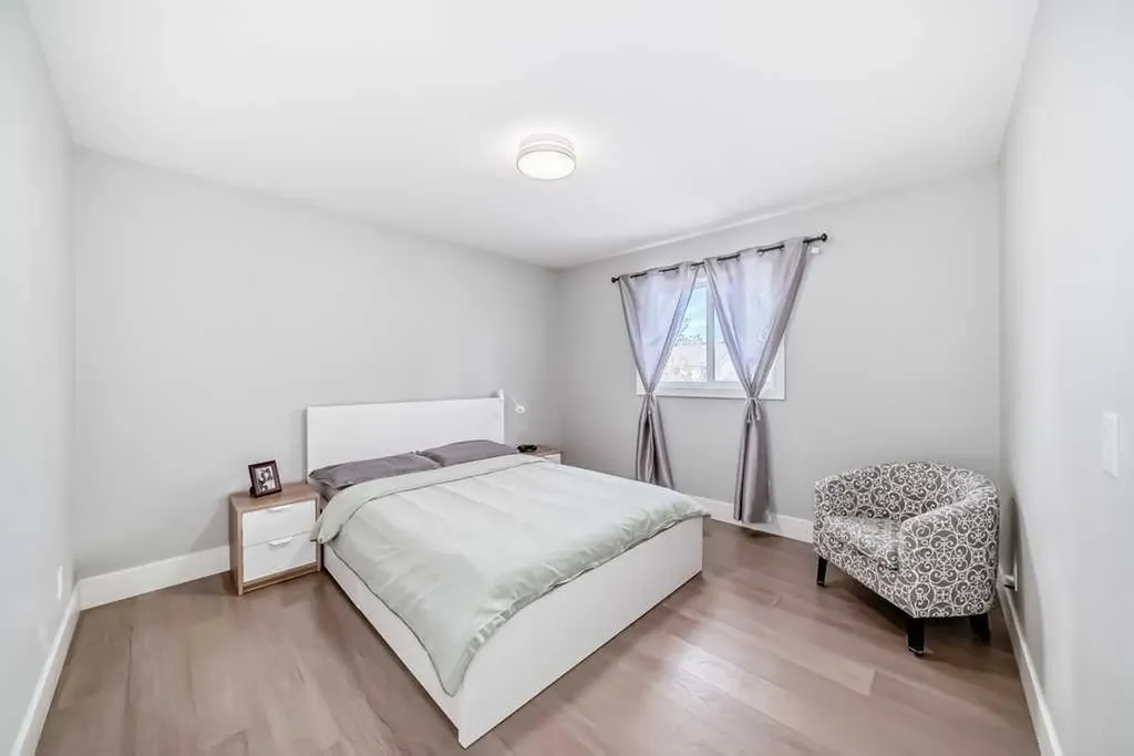 256 Riverside Mews SE Calgary AB T2C 3Y8