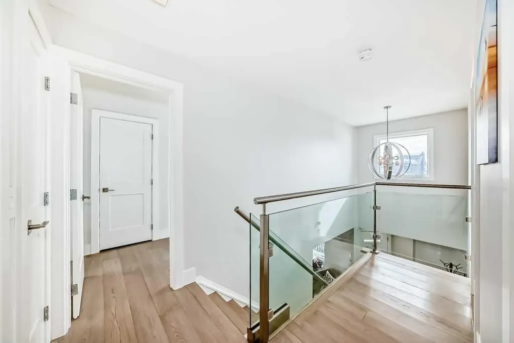 256 Riverside Mews SE Calgary AB T2C 3Y8