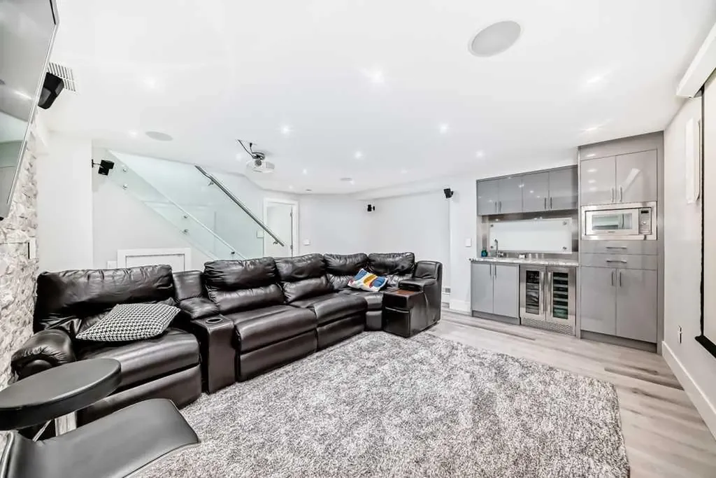 256 Riverside Mews SE Calgary AB T2C 3Y8